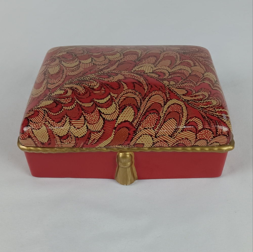 Arden Vintage Porcelain Box.